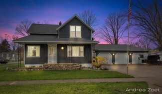 226 S North St, Otsego, MI 49078