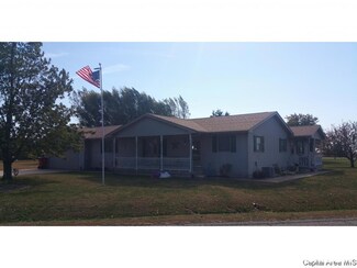 412 W Topeka St, Ashland, IL 62612