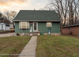 515 Community St, Lansing, MI 48906