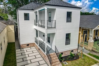 2418 Onzaga St, New Orleans, LA 70119