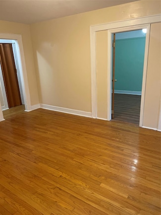 21120 99th Ave, Queens Village, NY 11429