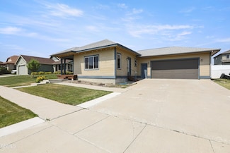 2806 25th St W, Williston, ND 58801