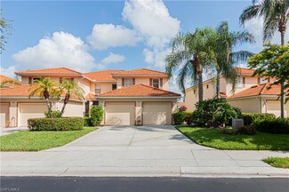 260 Robin Hood Cir Unit 202, Naples, FL 34104