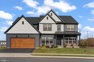 2074 N Autumn Chase Dr, Mechanicsburg, PA 17055