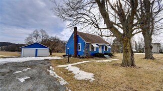 10861 Dolphin St SW, Beach City, OH 44608
