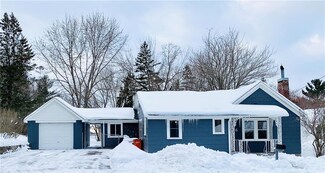 736 2nd St W, Altoona, WI 54720