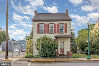 68 E Water St, Middletown, PA 17057