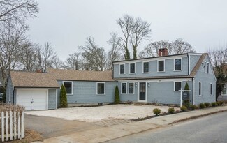 12 Cannon St, Mattapoisett, MA 02739