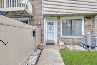 228 Springmeadow Dr Unit C, Holbrook, NY 11741