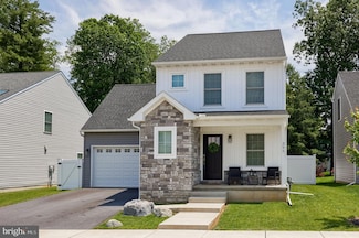395 Hensley St, Lititz, PA 17543