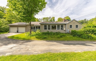 52 Searle Rd, Huntington, MA 01050