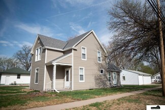 7042 Burlington Ave, Lincoln, NE 68507