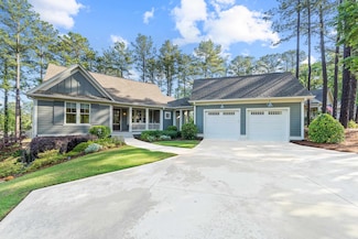 1041 Club Pointe Cir, Greensboro, GA 30642