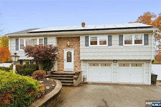 286 Spruce Ave, Emerson, NJ 07630
