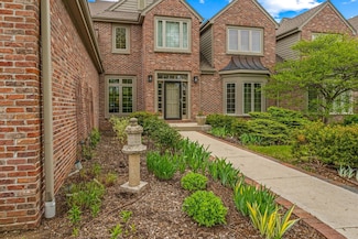 1998 W Hidden Reserve Ct, Mequon, WI 53092
