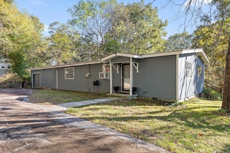 54 Ferncliff Dr, Rossville, GA 30741