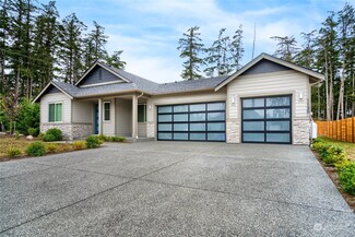 1190 Seawall Ln, Oak Harbor, WA 98277