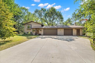 5220 Manhattan Dr, Wisconsin Rapids, WI 54494