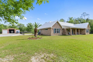 1316 Dubuc Ln, Waveland, MS 39576