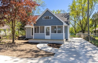 8345 Pontiac Lake Rd, White Lake, MI 48386