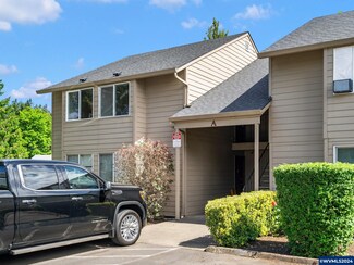 1060 Park Ave, Woodburn, OR 97071