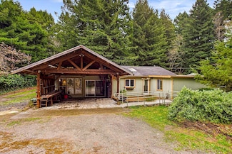 903 Cedar Ave, Trinidad, CA 95570