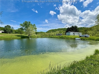 48 Rathbone Ln, Elizabeth, WV 26143