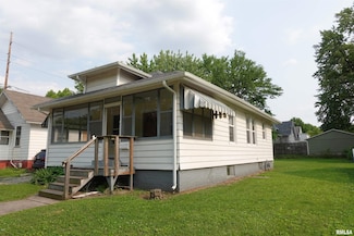 1586 E North St, Galesburg, IL 61401