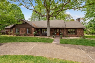 8477 Range Rd, Rogers, AR 72756