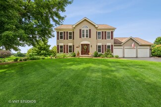 1326 Acorn Dr, Sleepy Hollow, IL 60118