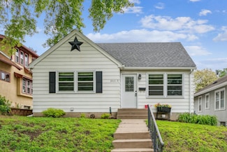 3945 15th Ave S, Minneapolis, MN 55407
