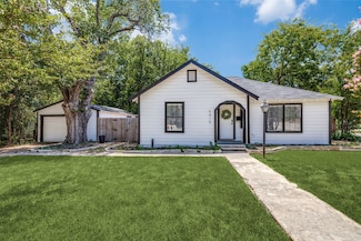 5415 Dartmouth Ave, River Oaks, TX 76114