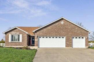 35 Green Knoll Dr, Franklin, OH 45005