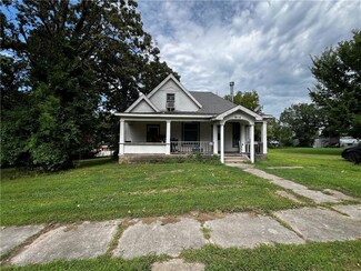 1212 Wall St, Galena, KS 66739
