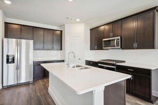 913 Elijah Ln, McKinney, TX 75069