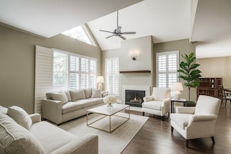 246 Litchfield Ln, Houston, TX 77024