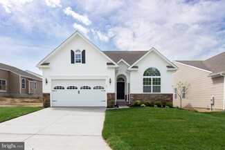 20 Woodfield Cir, Pemberton, NJ 08068