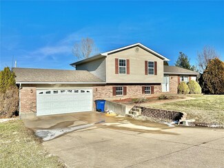 303 W Cedar St, Desloge, MO 63601