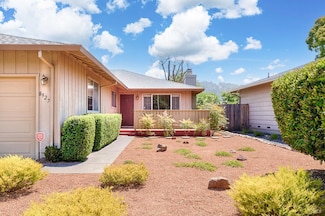 8927 Oak Trail Dr, Santa Rosa, CA 95409