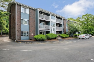 10 Woodcrest Ct Unit 6, South Weymouth, MA 02190
