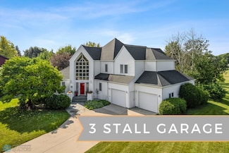 2878 Lilac Ln N, Fargo, ND 58102