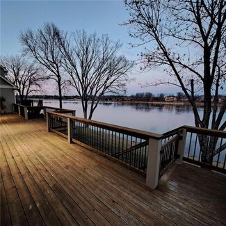 4519 NE Waters Edge St, Lees Summit, MO 64064