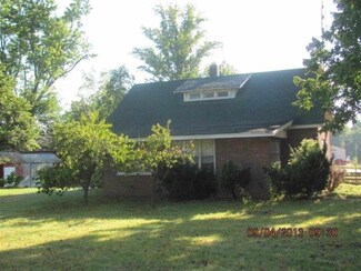 320 Third St, Worthington, IN 47471
