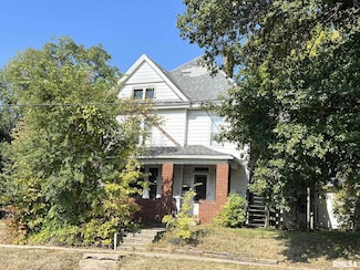 332 W Calhoun St, Macomb, IL 61455