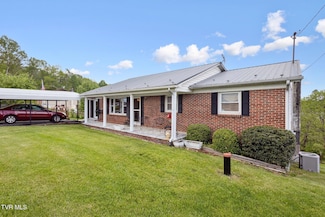 221 Locust Ln, Lebanon, VA 24266