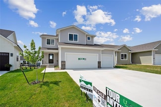 904 Spruce St, Norwalk, IA 50211