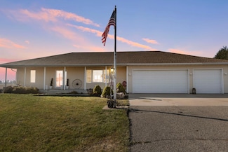 204 Tower Cir, Morristown, MN 55052