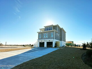 102 Roosevelt Dr, Pine Knoll Shores, NC 28512