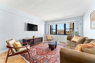11 Riverside Dr Unit 11VE, New York, NY 10023