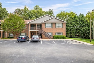114 Shamrock Ct, High Point, NC 27263